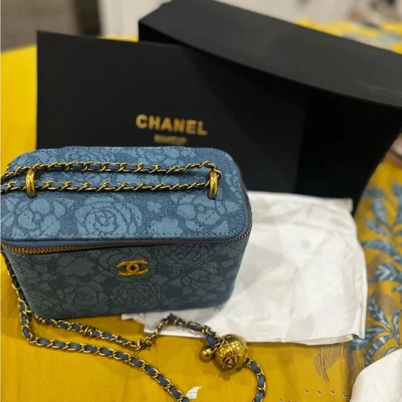 Chanel Makeup line Blue Floral Denim Shoulder Bag with Gold Accents - Picture 7 of 16